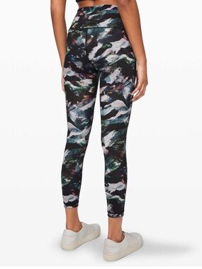 Lululemon Wunder Under HR Tight 25" *Luxtreme
Glacier Camo Starlight Multi